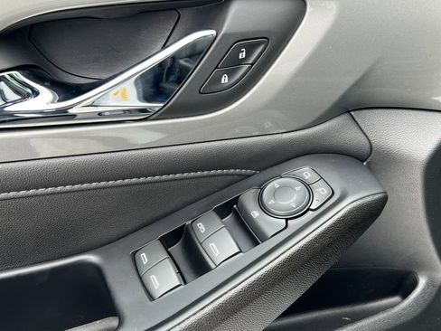 Used 2023 Chevrolet Traverse LT w/ Rear Camera Mirror Package AWD/4WD image 15