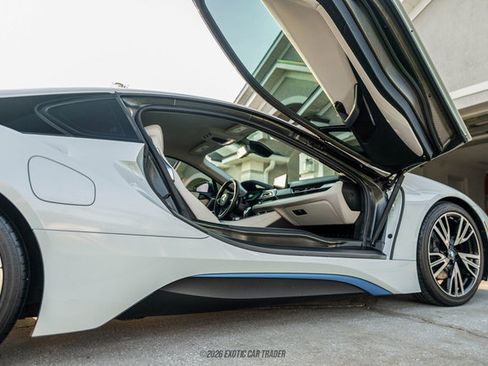 Used 2016 BMW i8 image 41