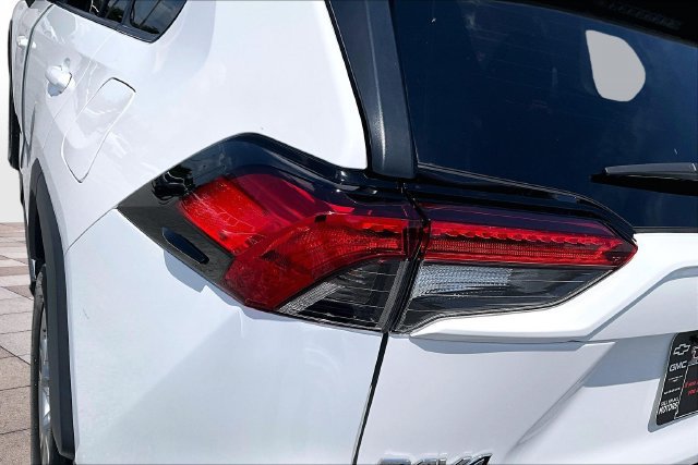 Used 2024 Toyota RAV4 XLE FWD image 33