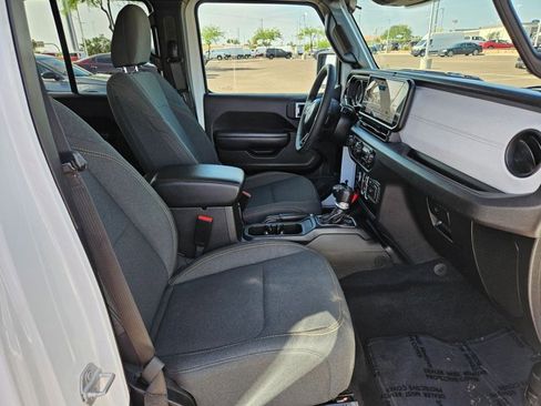 Used 2025 Jeep Wrangler Unlimited Sport AWD/4WD image 26