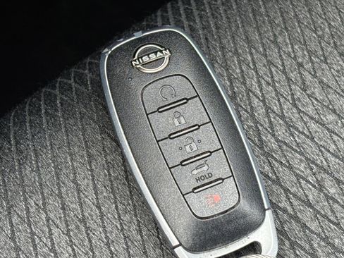 Used 2025 Nissan Rogue SV AWD/4WD image 27