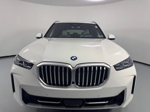 Certified 2024 BMW X5 xDrive40i w/ Premium Package AWD/4WD image 3