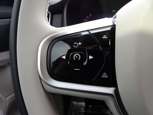 New 2026 Volvo XC90 B6 Ultra w/ Protection Package Premier AWD/4WD image 19