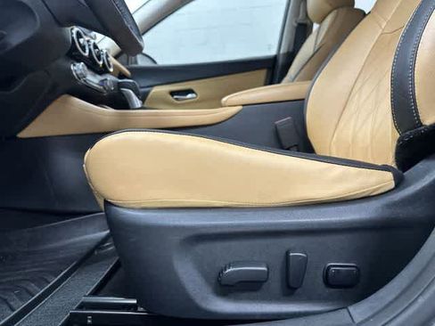Used 2025 Nissan Sentra SV w/ SV Premium Package FWD image 26