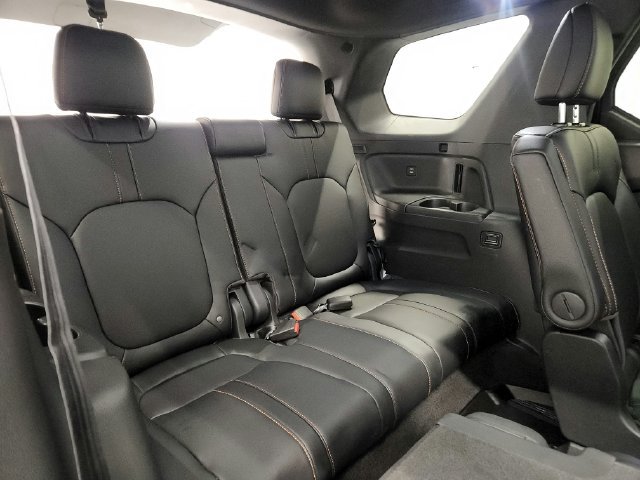 Used 2025 Honda Pilot TrailSport image 24