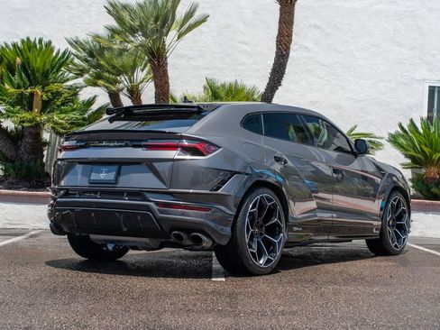 Used 2024 Lamborghini Urus Performante AWD/4WD image 3