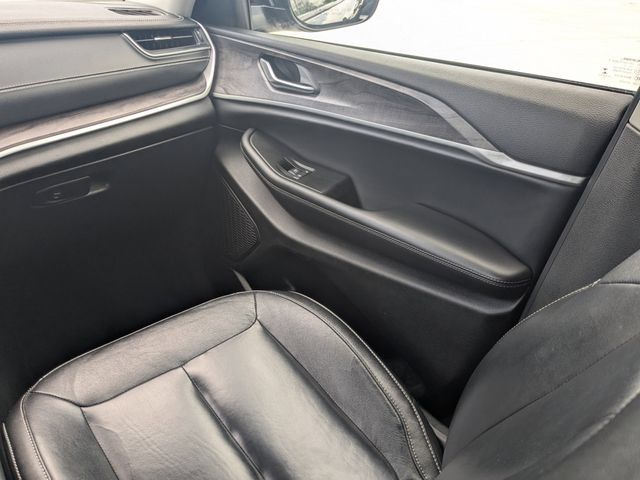 Used 2023 Jeep Grand Cherokee Limited AWD/4WD image 21