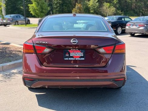 Used 2025 Nissan Altima 2.5 SV FWD image 10