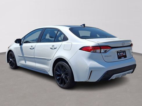 Used 2021 Toyota Corolla SE w/ SE Premium Package FWD image 7