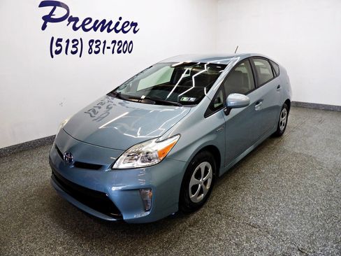 Used 2015 Toyota Prius Two FWD image 1