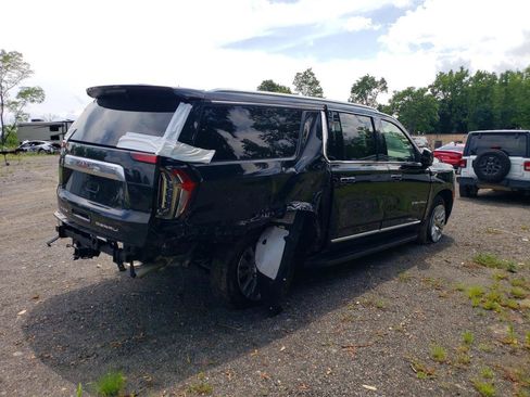 Used 2024 GMC Yukon XL Denali w/ Advanced Technology Package AWD/4WD image 5