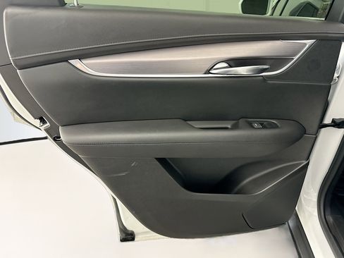 Used 2017 Cadillac XT5 Luxury w/ Driver Awareness Package image 28