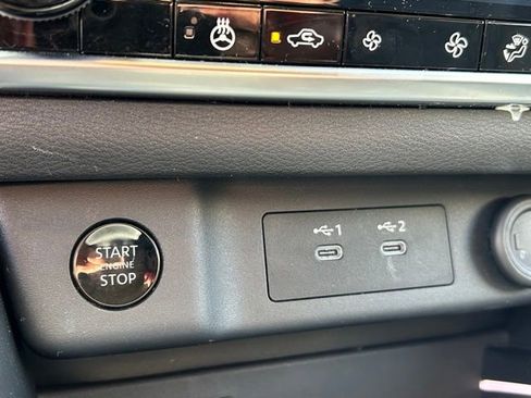 Used 2025 Nissan Rogue Platinum AWD/4WD image 29