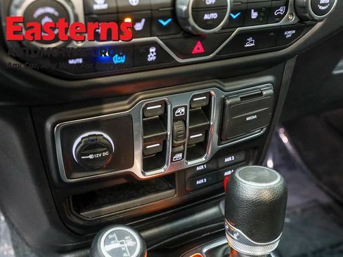 Used 2023 Jeep Wrangler Unlimited w/ Dual Top Group image 21