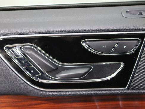Used 2024 Lincoln Navigator Premiere AWD/4WD image 7