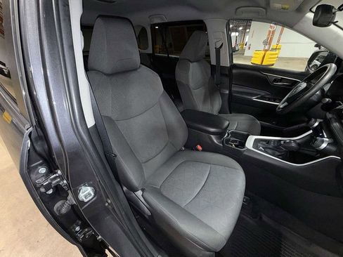 Certified 2022 Toyota RAV4 XLE AWD/4WD image 16