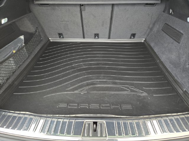 Used 2024 Porsche Cayenne S AWD/4WD image 31
