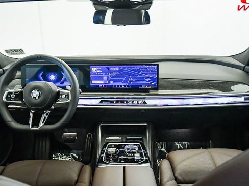 Used 2025 BMW 740i w/ Premium Package RWD image 14