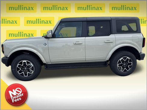 New 2025 Ford Bronco Outer Banks image 2