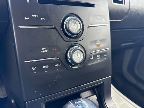 Used 2018 Ford Flex SEL w/ Equipment Group 202A image 44