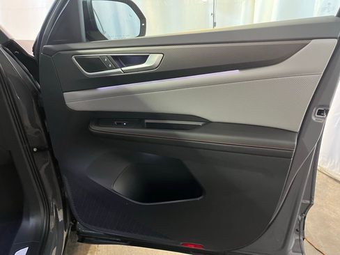 New 2026 Volkswagen Atlas Peak Edition AWD/4WD image 11