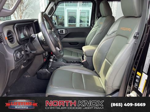 Used 2024 Jeep Gladiator Mojave w/ Convenience Group image 3