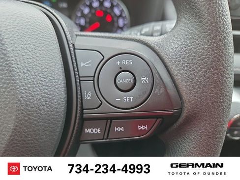 Used 2022 Toyota RAV4 XLE AWD/4WD image 27
