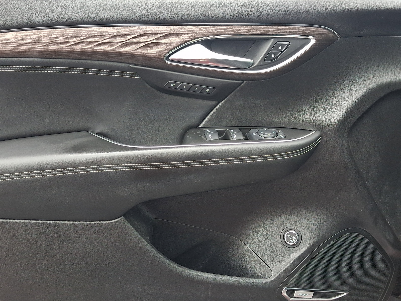 Used 2023 Buick Envision Avenir AWD/4WD image 14