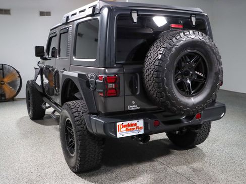 Used 2018 Jeep Wrangler Unlimited Sport S AWD/4WD image 9