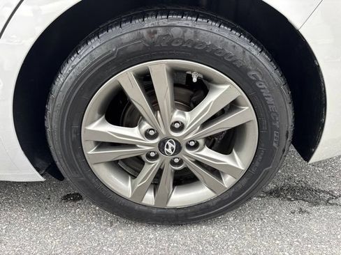 Used 2018 Hyundai Elantra SEL FWD image 20