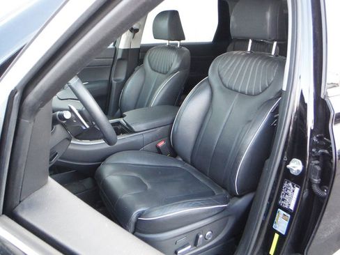 Used 2023 Hyundai Palisade Limited AWD/4WD image 18
