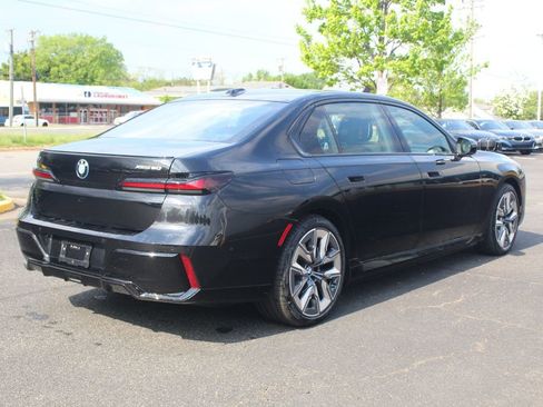 New 2026 BMW i7 xDrive60 w/ Premium Package AWD/4WD image 10