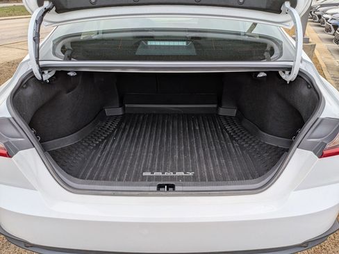 Used 2025 Toyota Camry SE w/ Convenience Package image 32