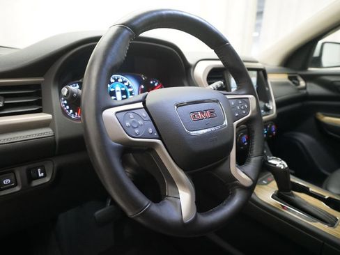 Used 2017 GMC Acadia Denali w/ Technology Package AWD/4WD image 8