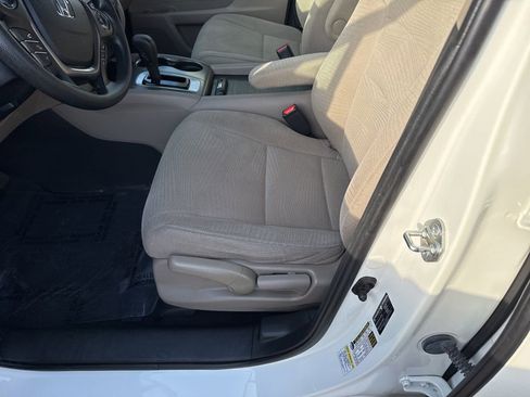Used 2016 Honda Pilot LX image 15