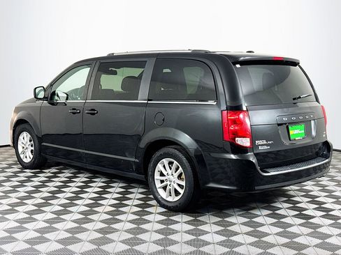 Used 2019 Dodge Grand Caravan SXT image 6