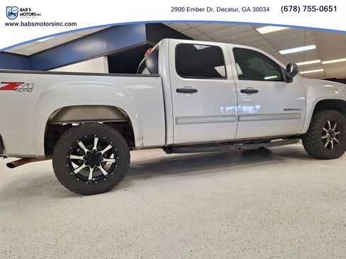 Used 2011 GMC Sierra 1500 SLE w/ Power Tech Package AWD/4WD image 4
