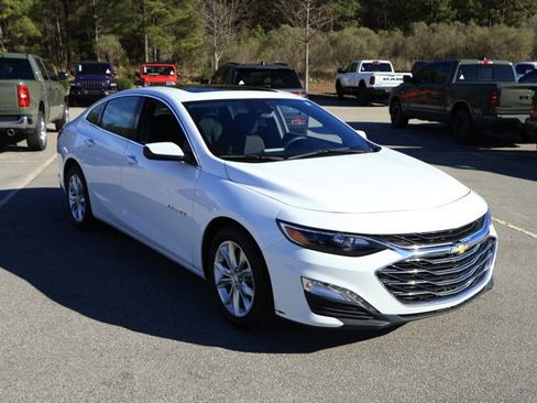 Used 2024 Chevrolet Malibu LT image 3