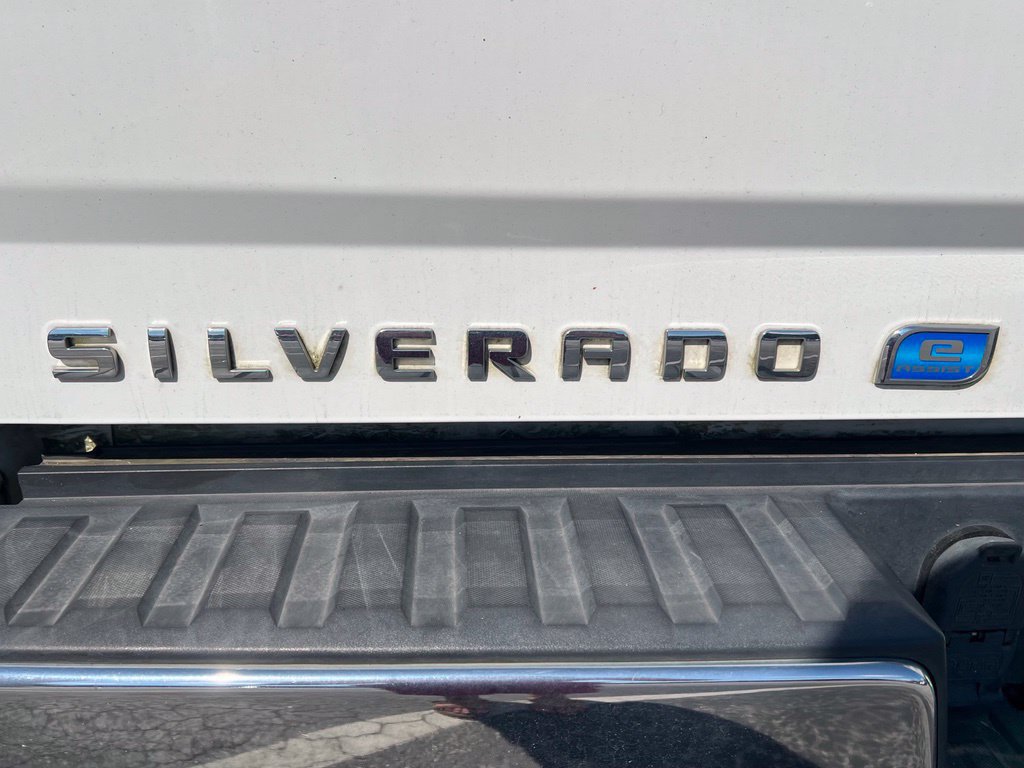 Used 2018 Chevrolet Silverado 1500 LT w/ LT Eassist Package RWD image 9