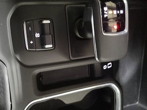 Used 2025 GMC Sierra 1500 Denali w/ Technology Package image 12