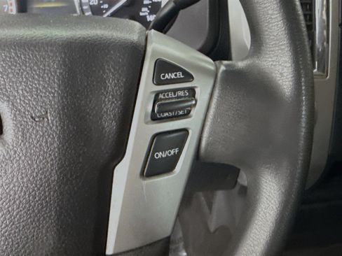 Used 2017 Nissan Titan SV RWD image 15