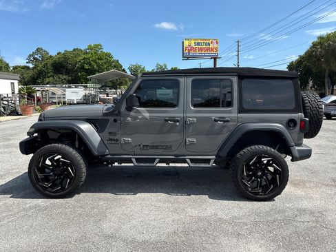 Used 2021 Jeep Wrangler Unlimited Sport AWD/4WD image 2