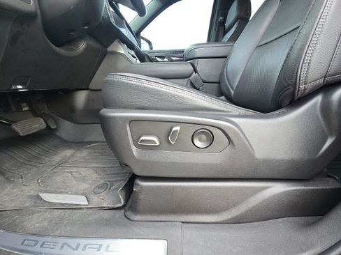 Used 2022 GMC Yukon XL Denali image 23