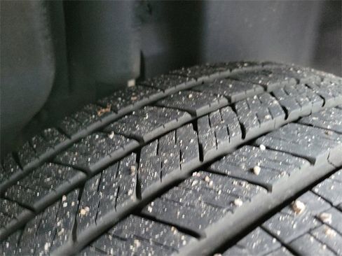 Used 2019 Jeep Cherokee Latitude Plus image 8