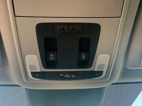 Used 2023 Honda Pilot Elite image 39