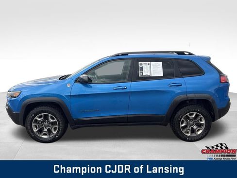 Used 2019 Jeep Cherokee Trailhawk AWD/4WD image 2