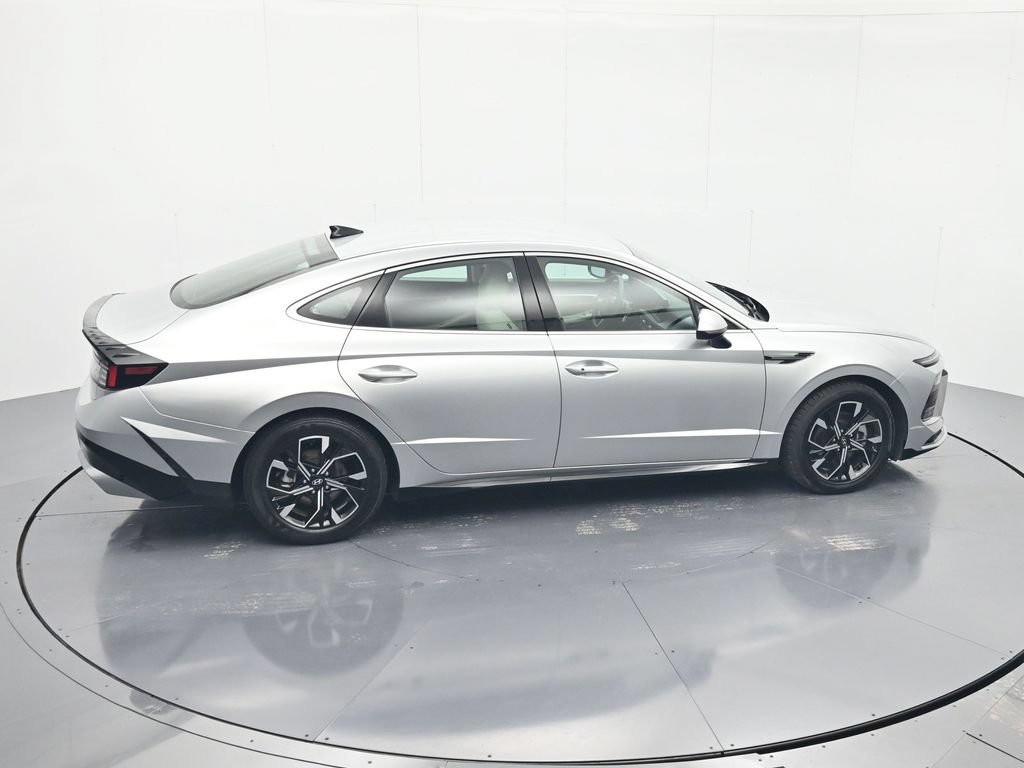 Used 2025 Hyundai Sonata SEL FWD image 32
