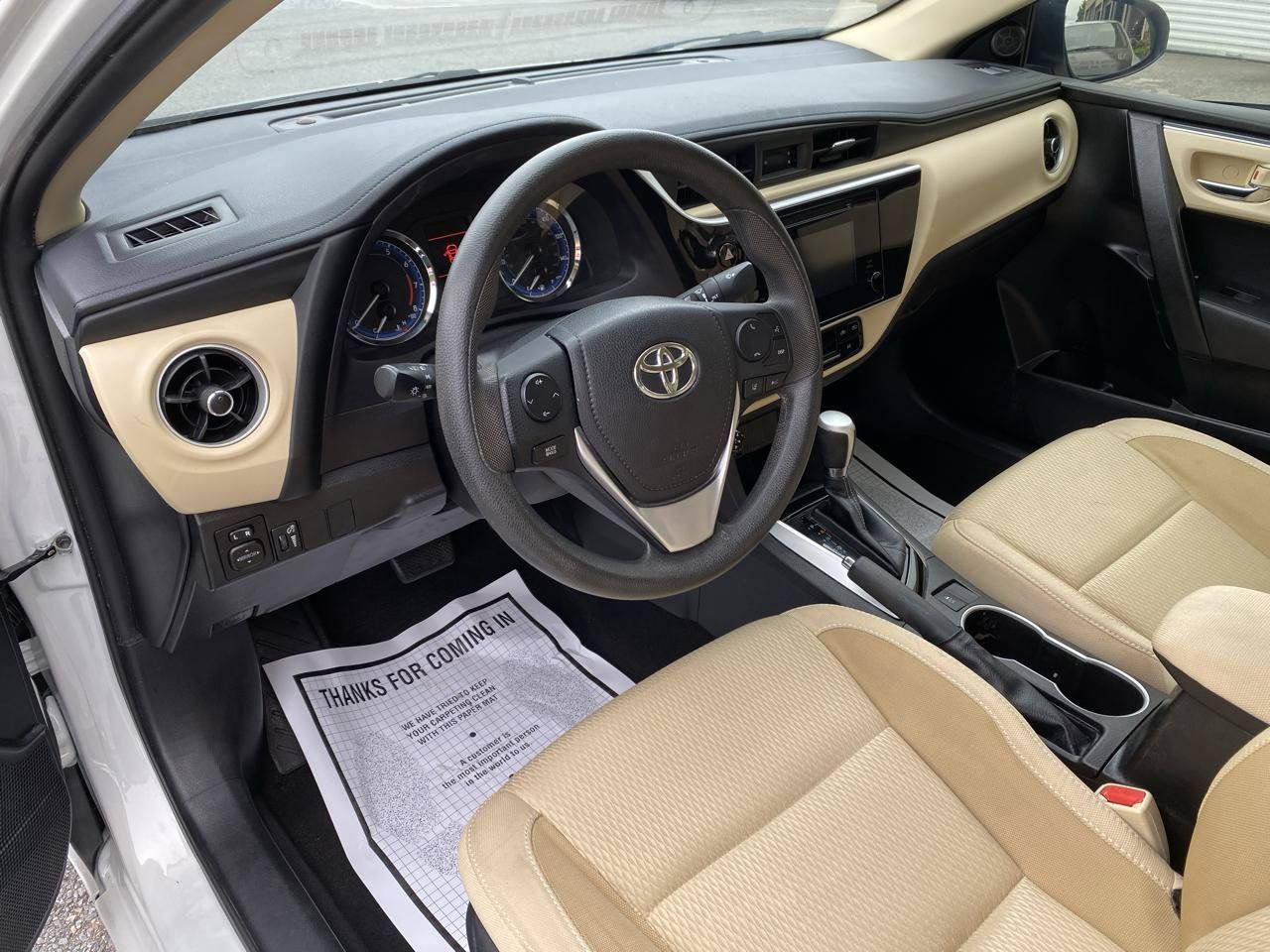 Used 2018 Toyota Corolla LE FWD image 5