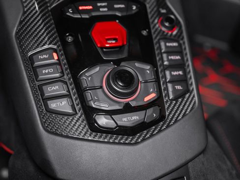 Used 2021 Lamborghini Aventador SVJ AWD/4WD image 43