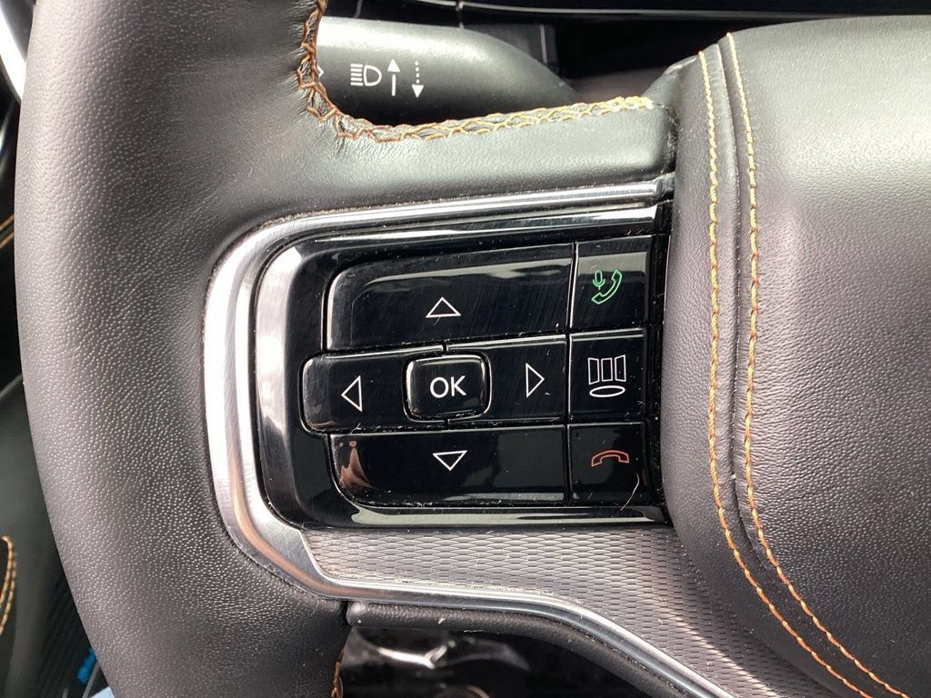 Used 2023 Jeep Grand Wagoneer L Series III w/ Rear Seat Video Group 1 AWD/4WD image 22